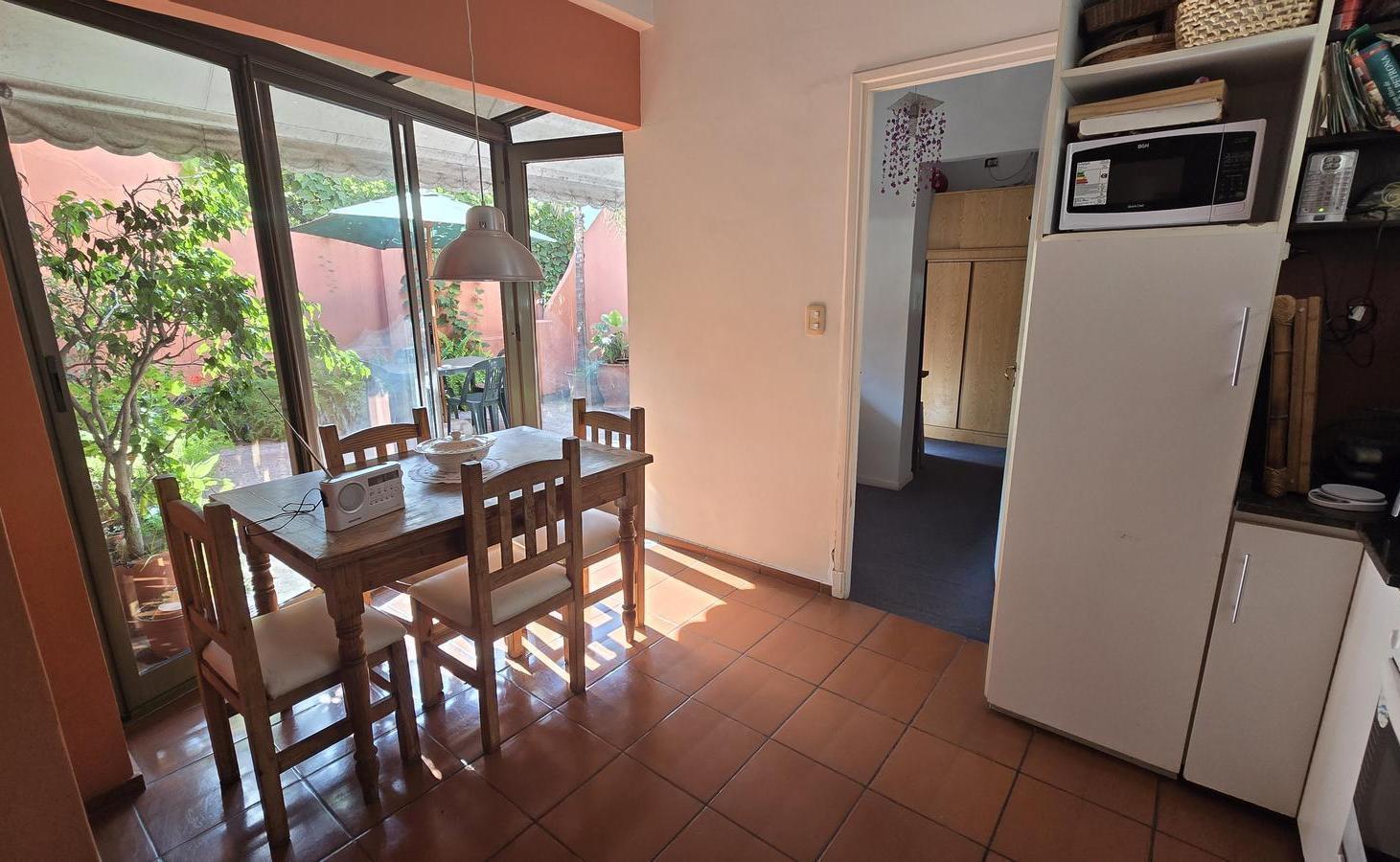 PH en 1er piso 4 amb c/dep, 2 baños, patio y gran terraza
