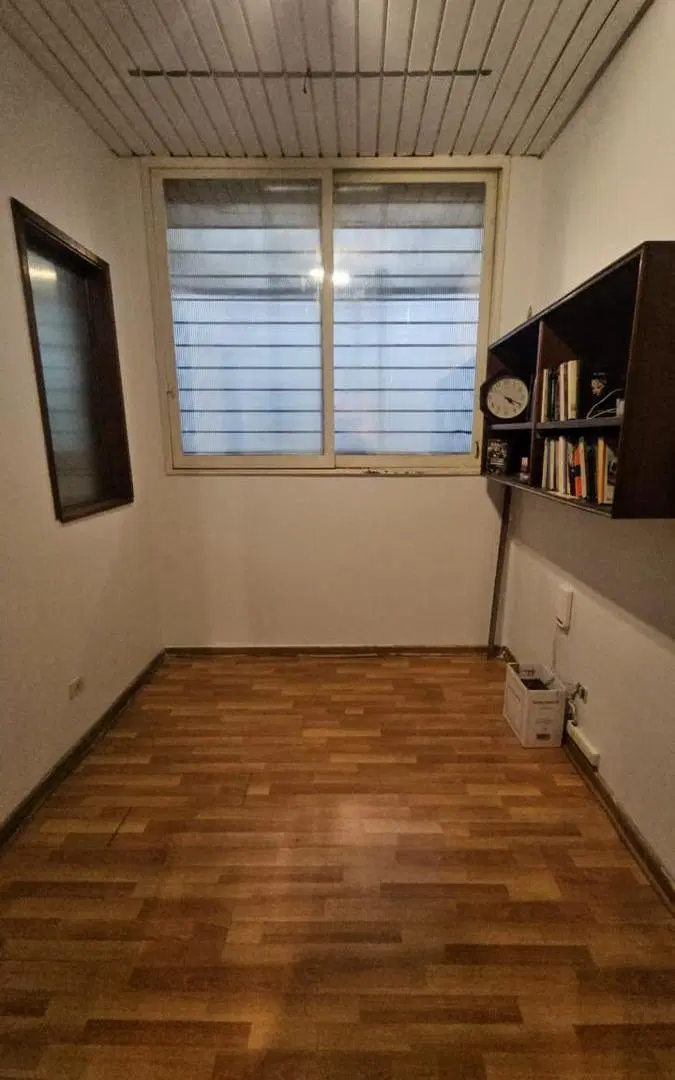 Oportunidad Comercial: Imponente Casona de 180m² en La Paternal (Sin Expensas) 3