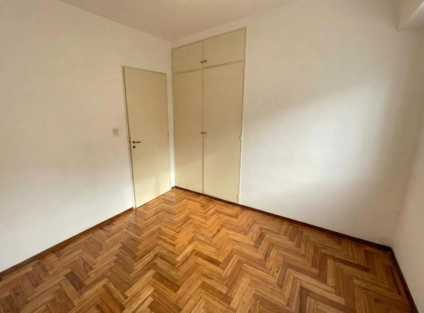 Excelente departamento 3 ambientes muy buena ubicación en Almagro 8