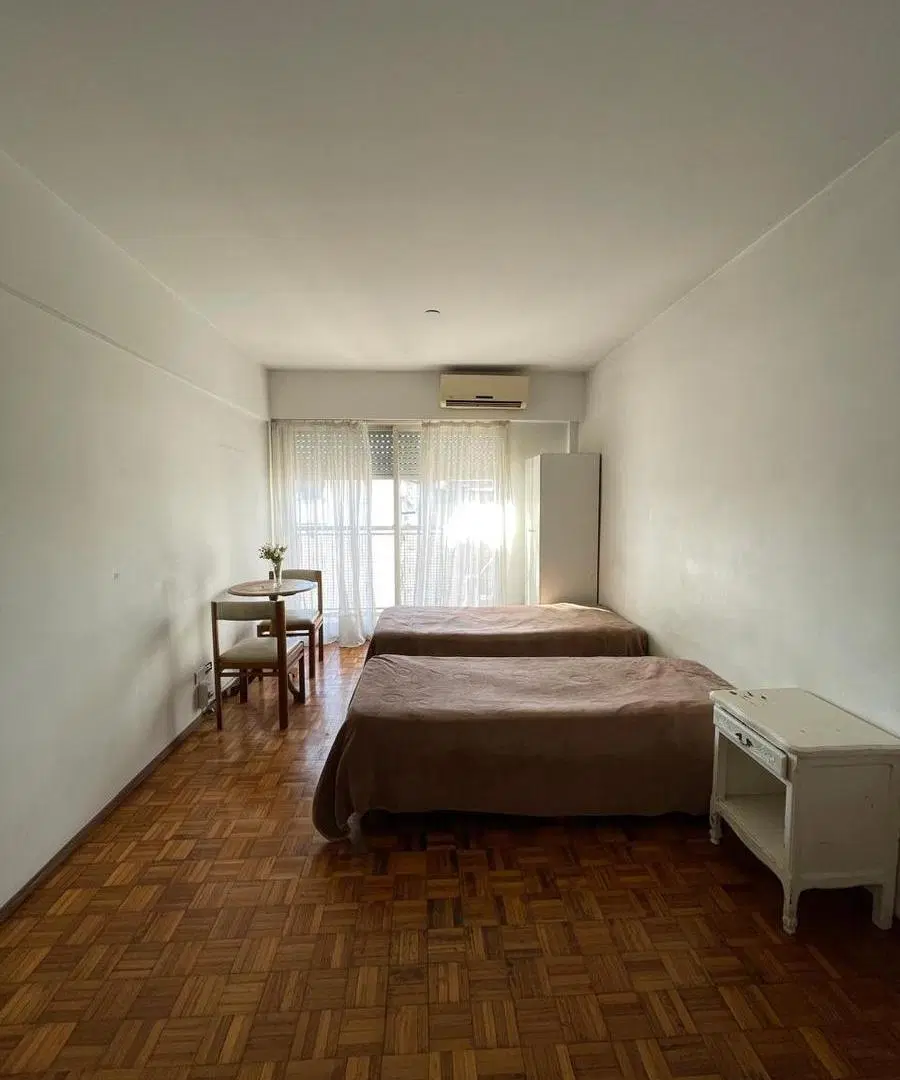 Monoambiente céntrico amoblado a dos años 1