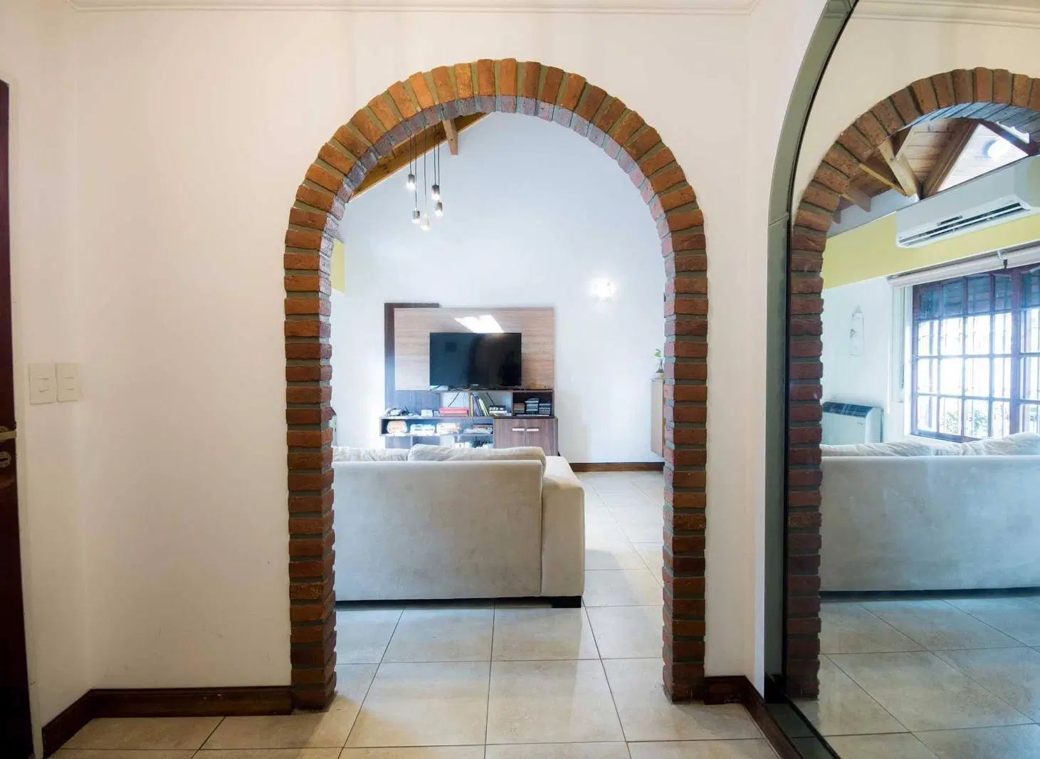 Hermosa casa tipo chalet con jardín y parrilla en Saavedra 4