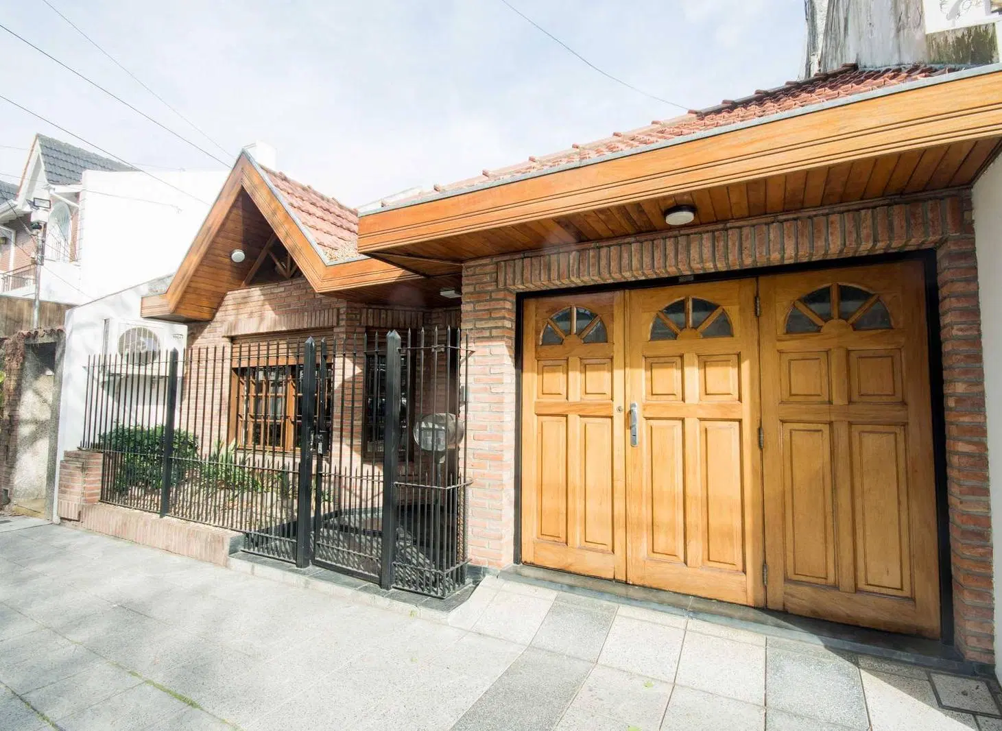 Hermosa casa tipo chalet con jardín y parrilla en Saavedra 3