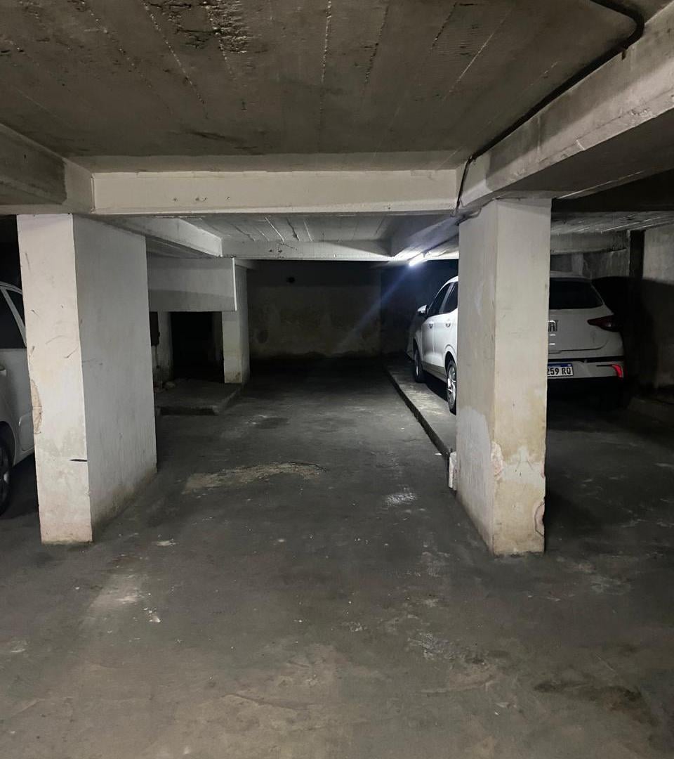 Cochera doble en venta, Avellaneda Centro. Oportunidad