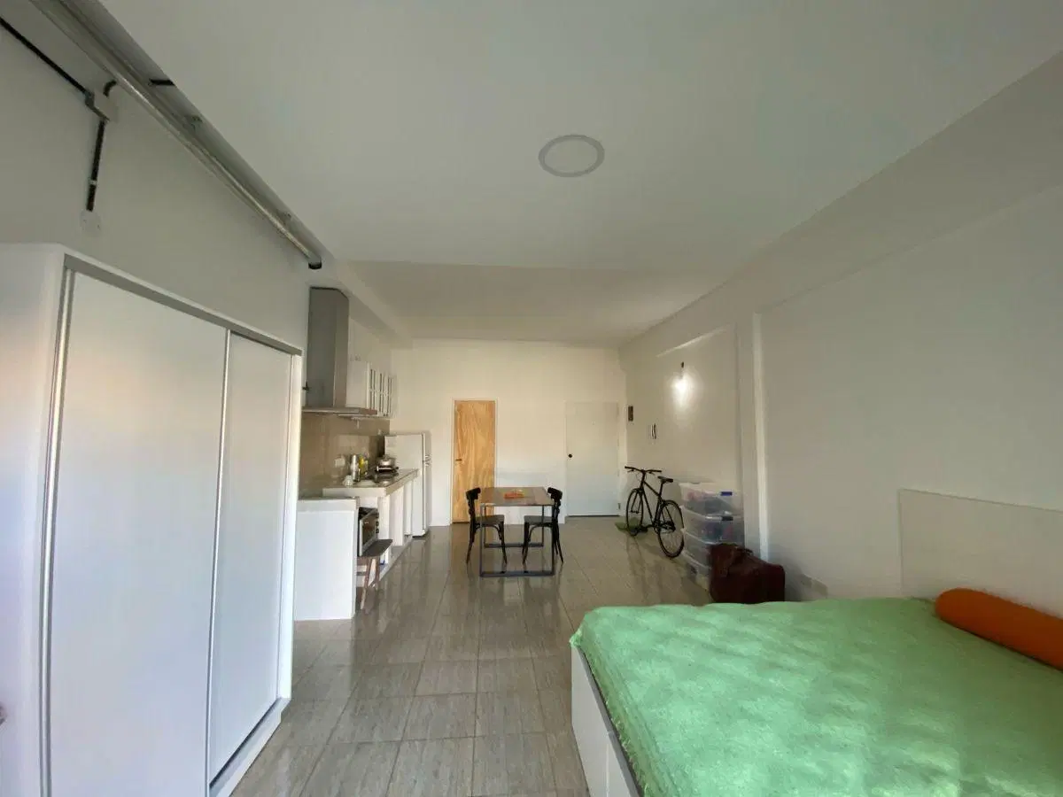 Monoambiente Sobre Av Roca, Con Balcón - Ideal Vivienda 2