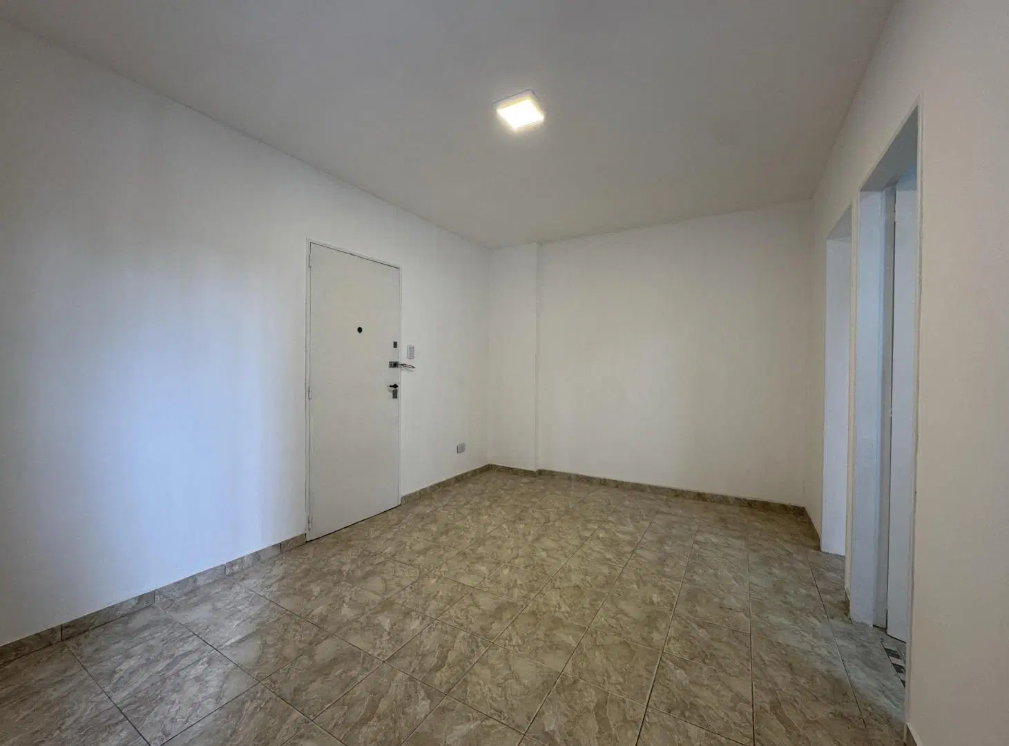 Departamento 2 ambientes en venta, Wilde, ideal renta. Excelente ubicación. 3