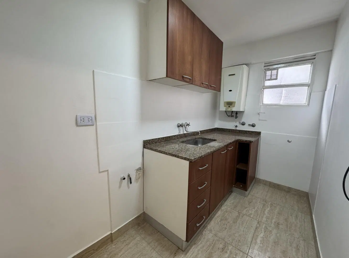 Departamento 2 ambientes en venta, Wilde, ideal renta. Excelente ubicación. 2