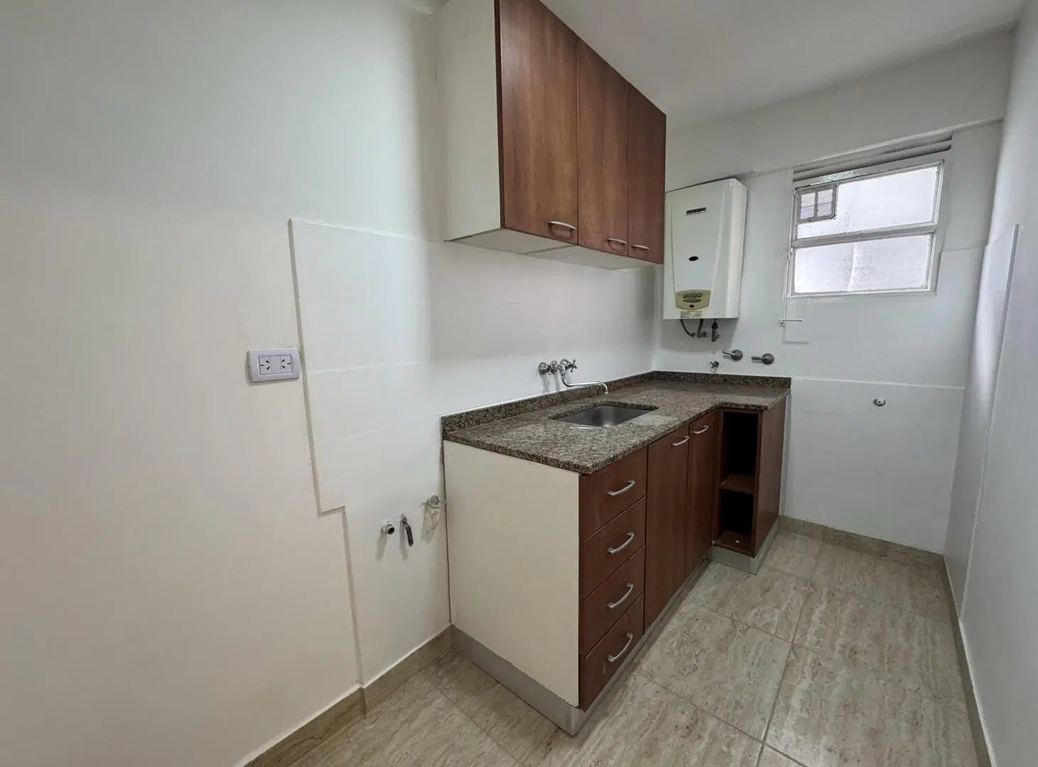 Departamento 2 ambientes en venta, Wilde, ideal renta. Excelente ubicación. 4