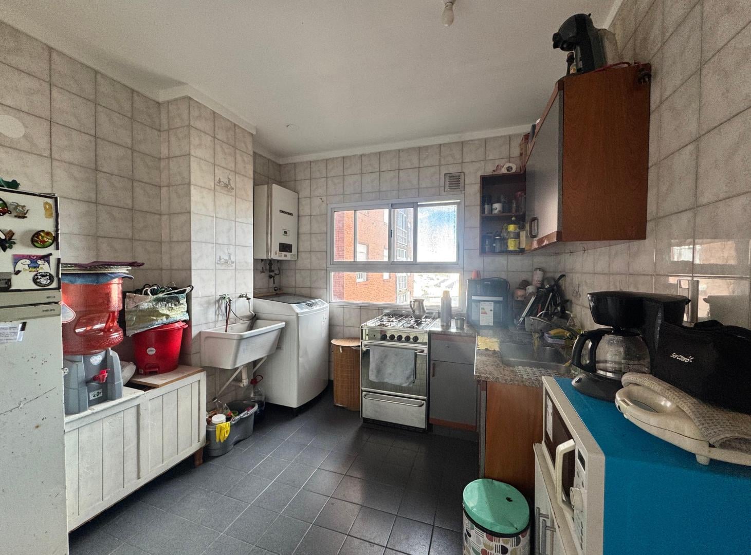 Foto de Departamento 3 ambientes con cochera en venta, Sarandi, en Complejo de, imagen 3