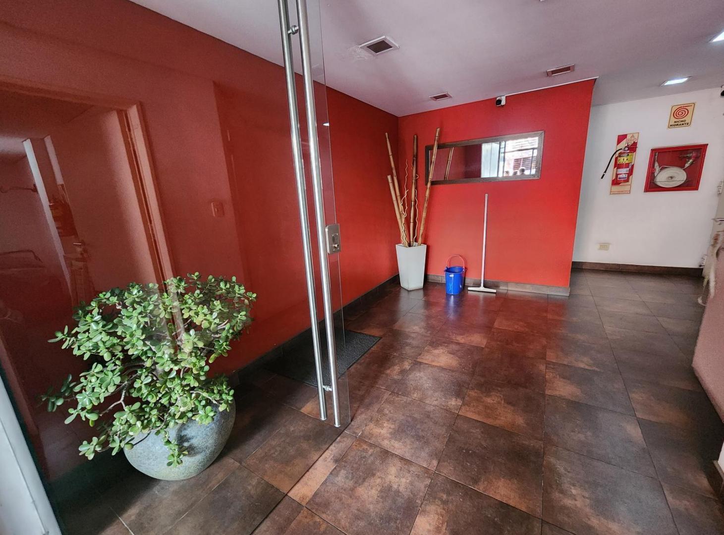 2 Ambientes con Balcón al Frente, Vestidor y Amenities en Caballito. Super Luminoso.