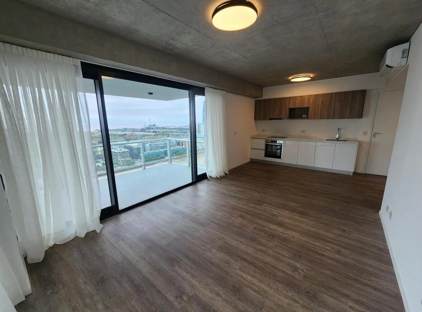 ALQUILER 3 AMBIENTES CON COCHERA EN QUARTIER DEL BAJO – PISO 29 – VISTA A PUERTO MADERO 2
