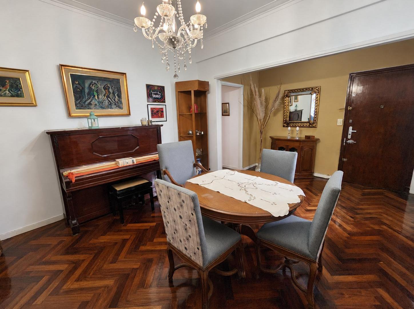 Foto de Venta departamento de 3 ambientes con dependencia y balcón al frente, imagen 3