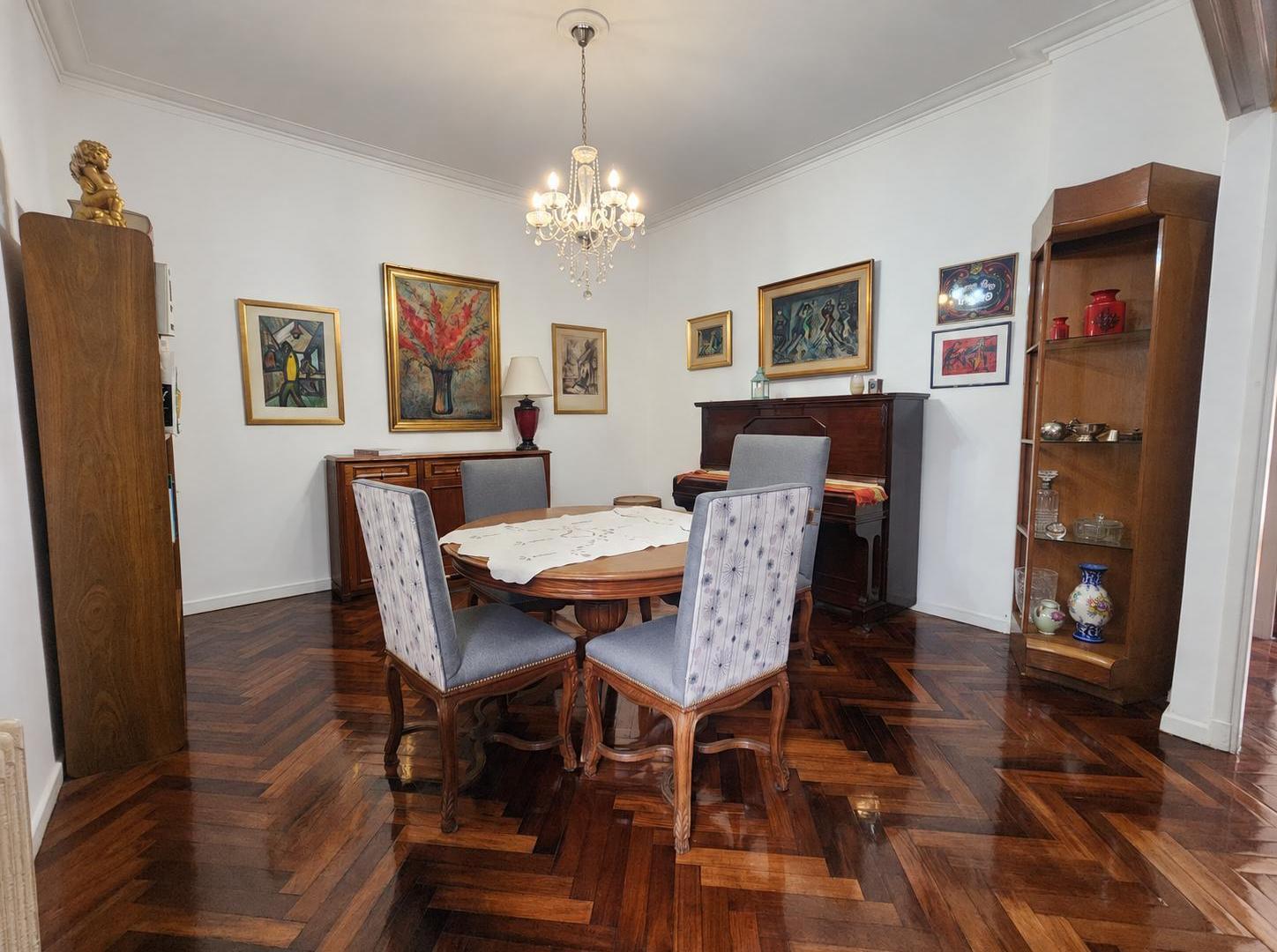 Foto de Venta departamento de 3 ambientes con dependencia y balcón al frente, imagen 1