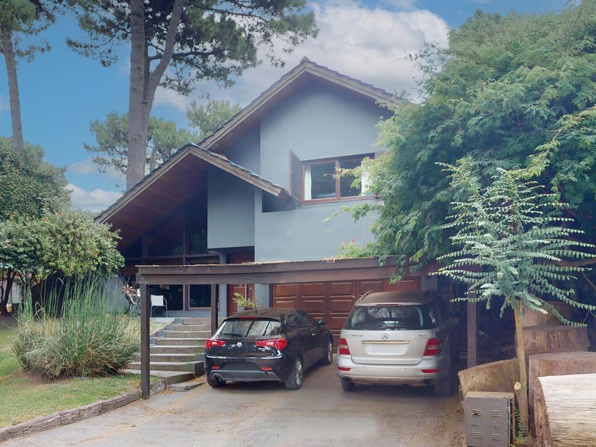 Venta - Casa de 7 ambientes en Pinamar - Grandioso Chalet en Zona Tridente