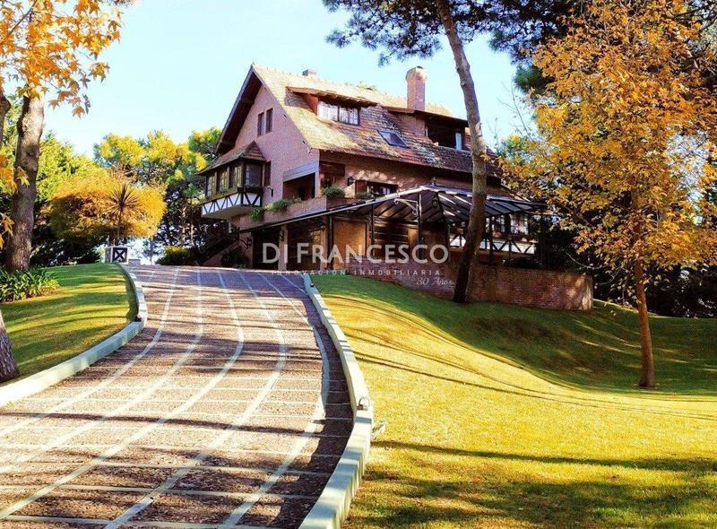 Foto de Venta - Casa de 7 ambientes en Pinamar - ENORME Y EXCLUSIVA, imagen 1