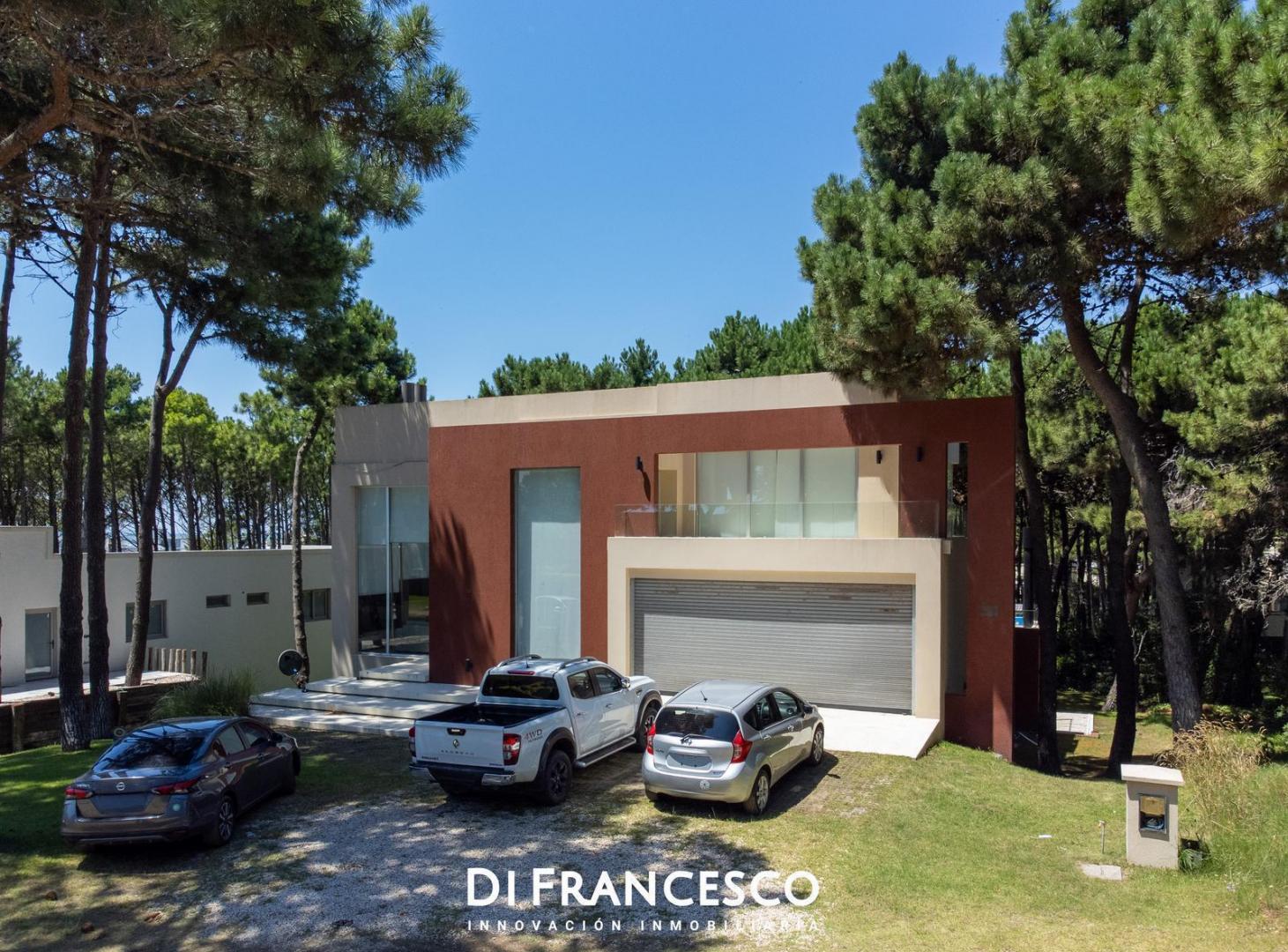 Foto de Venta - Casa de 7 ambientes en Pinamar Norte - Imponente propiedad, imagen 1