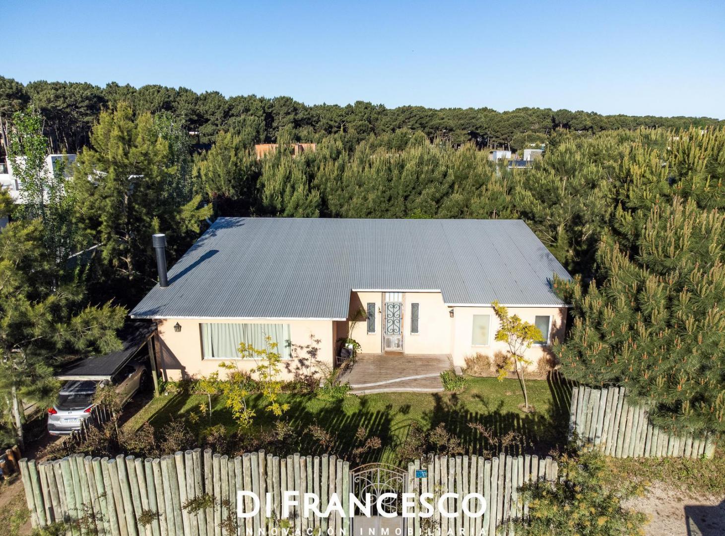 Foto de Venta - Casa de 3 ambientes en Pinamar - Barrio Náyades, imagen 1