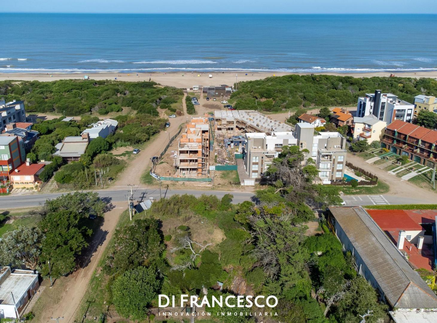 Foto de Venta - 100 mts del mar en Ostende - lote COMERCIAL MULTIFAMILIAR, imagen 3