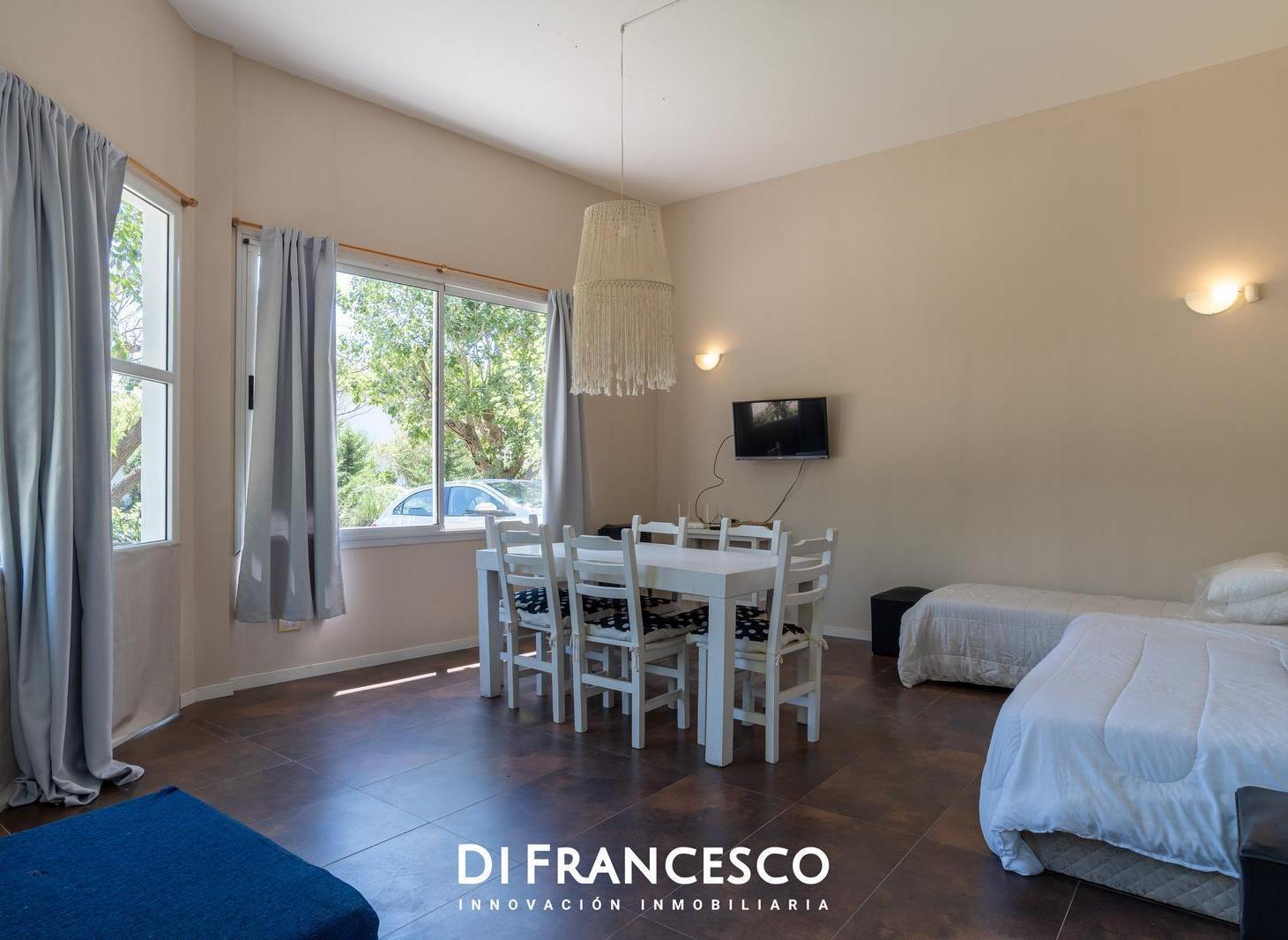 Foto de Departamento de 2 ambientes en venta a METROS DEL MAR en Pinamar JARDIN, imagen 3