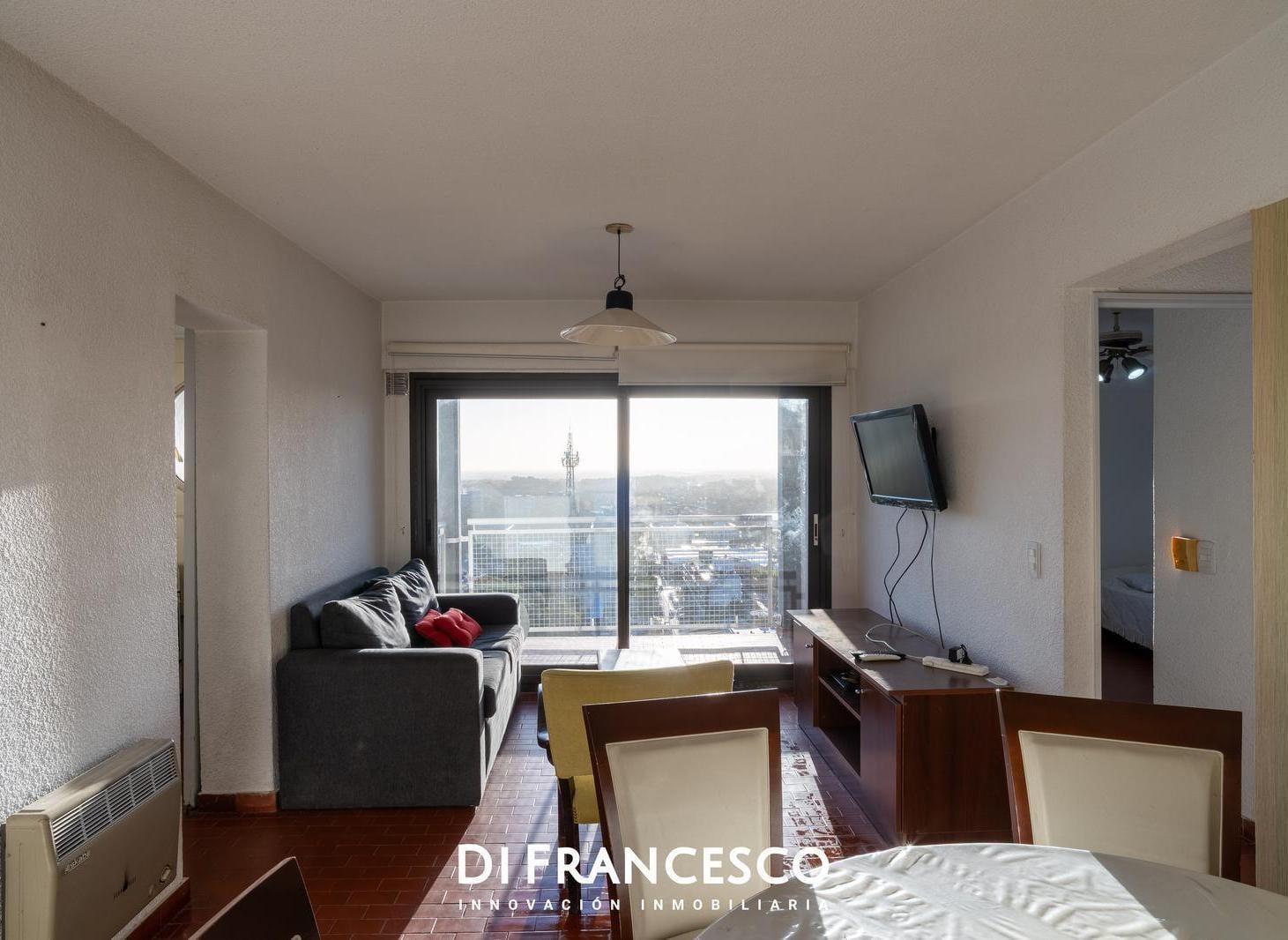 Foto de Venta - Departamento de 3 ambientes en pleno centro de Pinamar, imagen 2