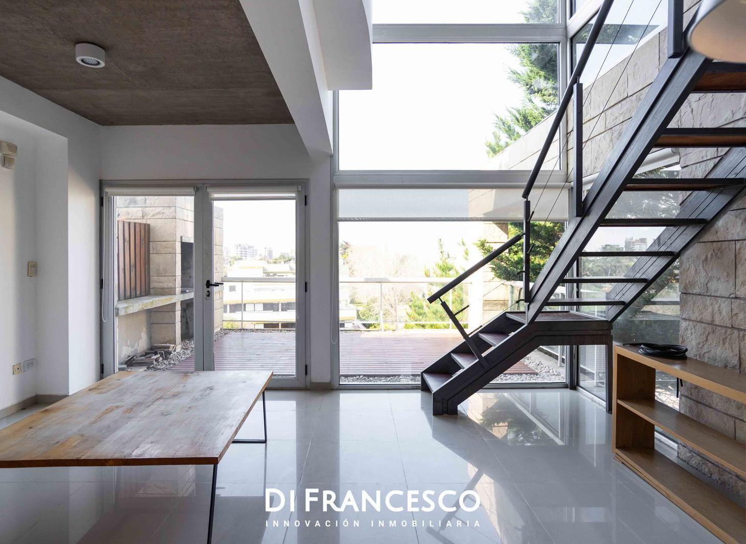 Foto de Venta - Departamento en TRIPLEX de 4 ambientes CON VISTA AL MAR en, imagen 2