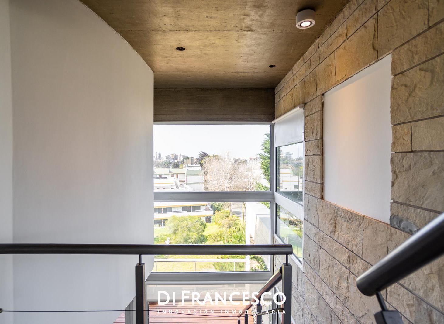 Foto de Venta - Departamento en TRIPLEX de 4 ambientes CON VISTA AL MAR en, imagen 5
