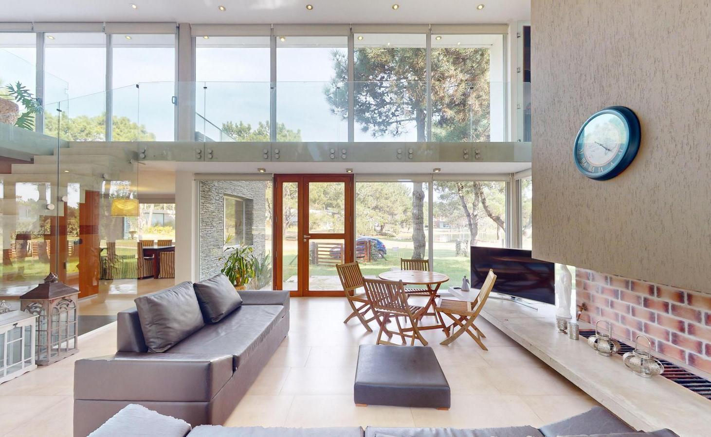Foto de Casa 7 ambientes en venta en Pinamar - La Herradura, imagen 2