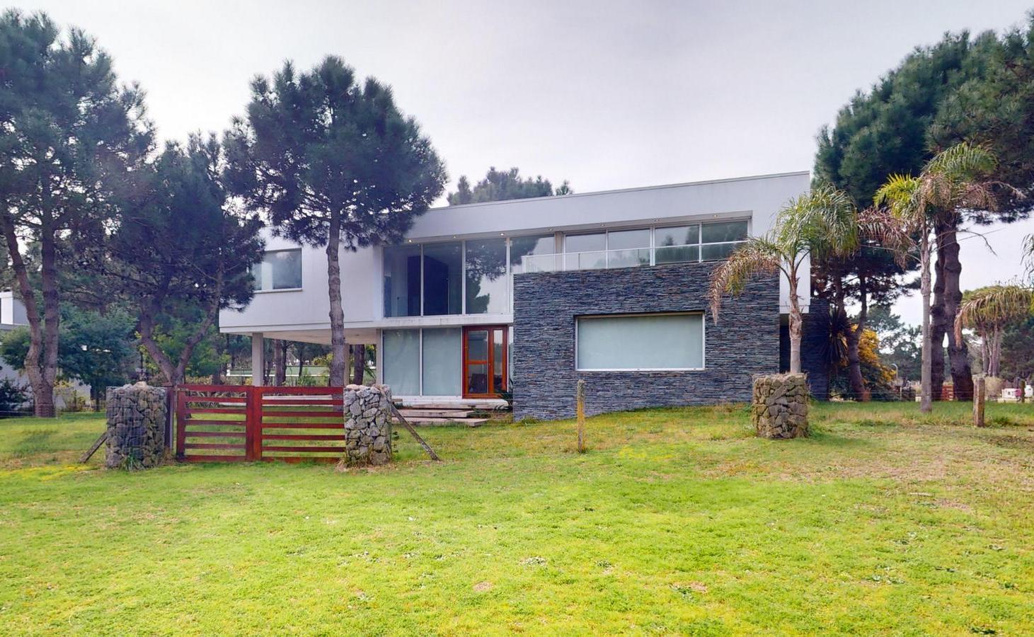 Foto de Casa 7 ambientes en venta en Pinamar - La Herradura, imagen 1