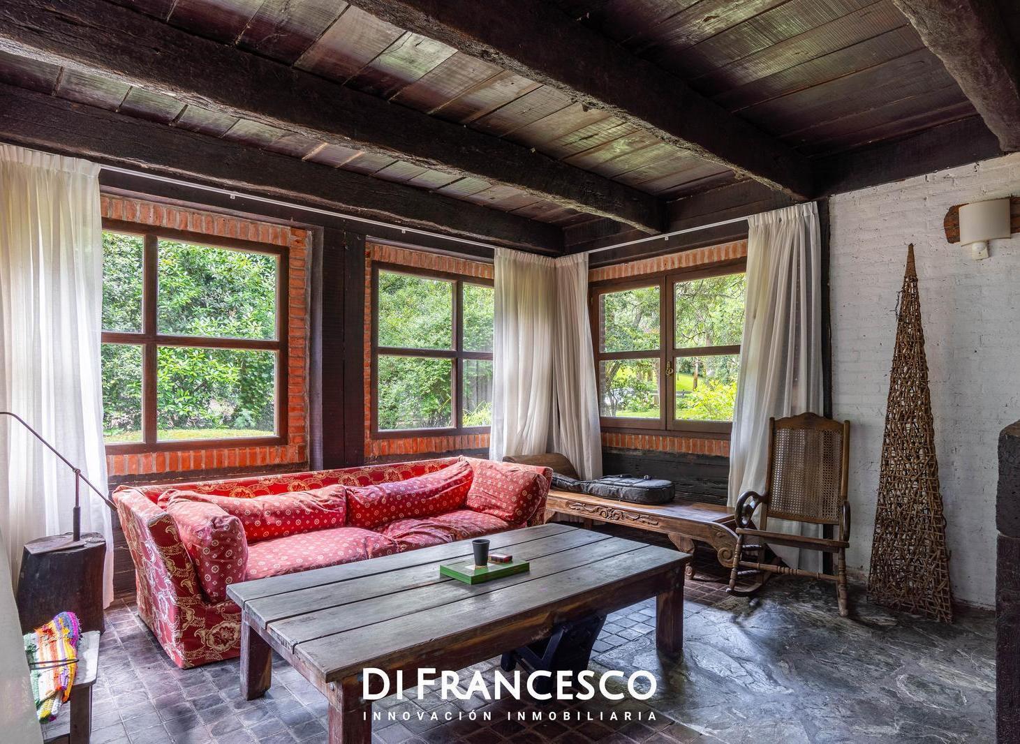 Foto de Casa en VENTA Carilo - Jacaranda y Divisadero. Piscina Climatizada, imagen 2