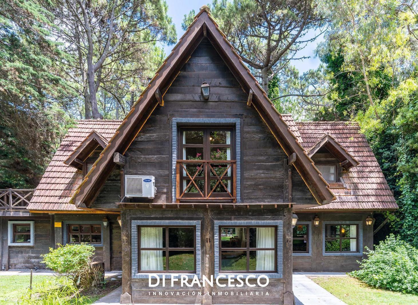 Foto de Casa en VENTA Carilo - Jacaranda y Divisadero. Piscina Climatizada, imagen 4