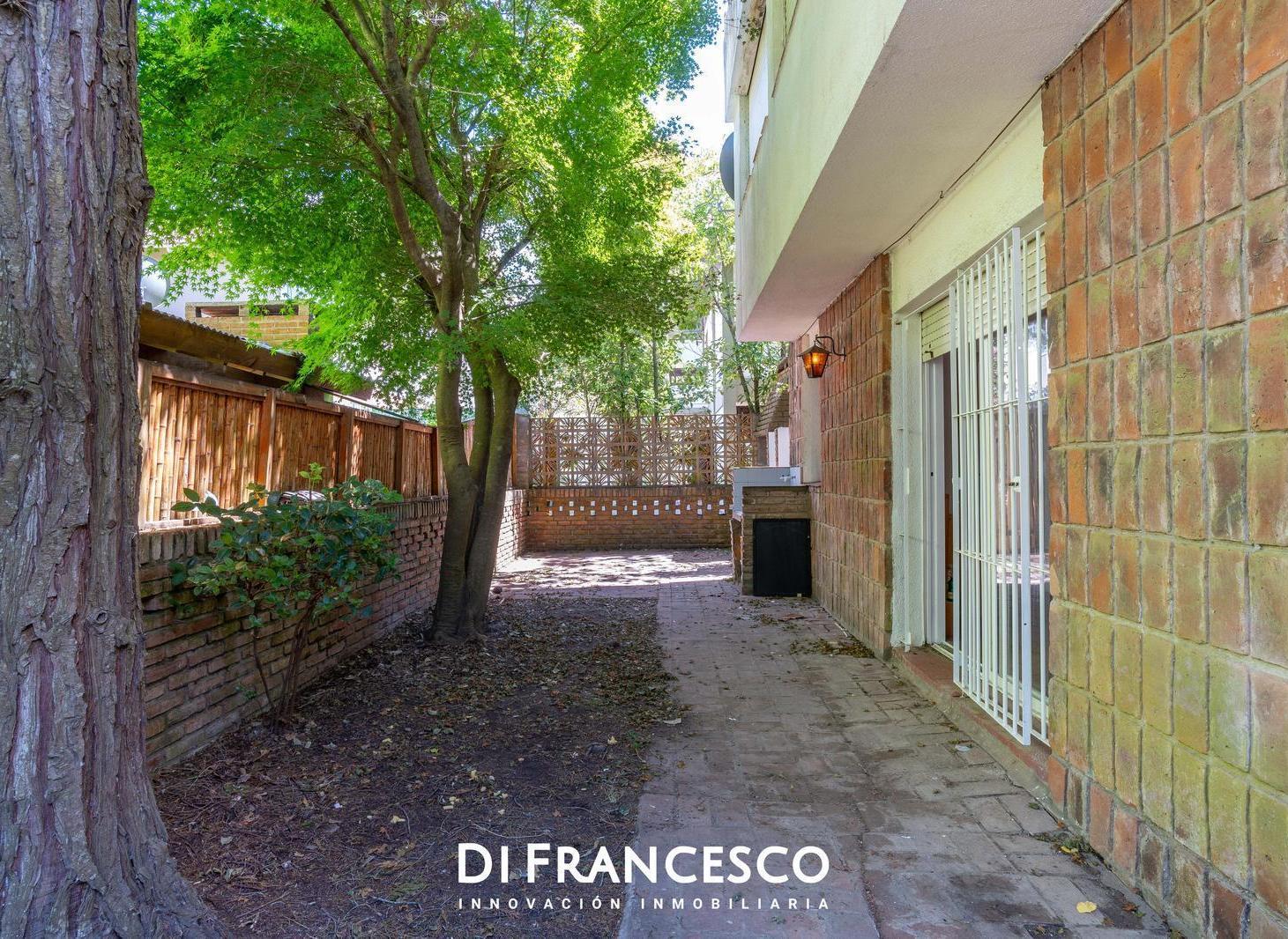 Foto de Departamento en Duplex en Venta Pinamar 4 Ambientes Amplio Jardín, imagen 4