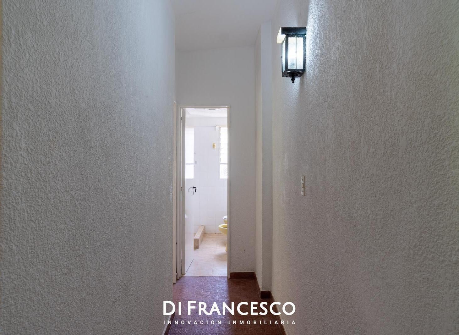 Foto de Departamento en Duplex en Venta Pinamar 4 Ambientes Amplio Jardín, imagen 2