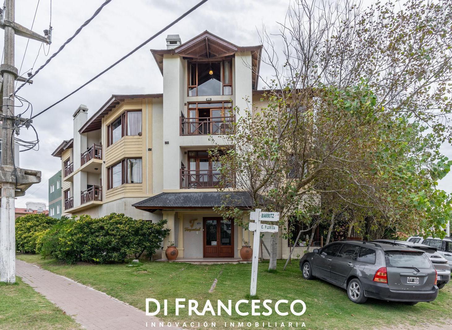 Foto de COMPLEJO 8 Departamentos en venta a metros del Mar - Pinamar, imagen 1
