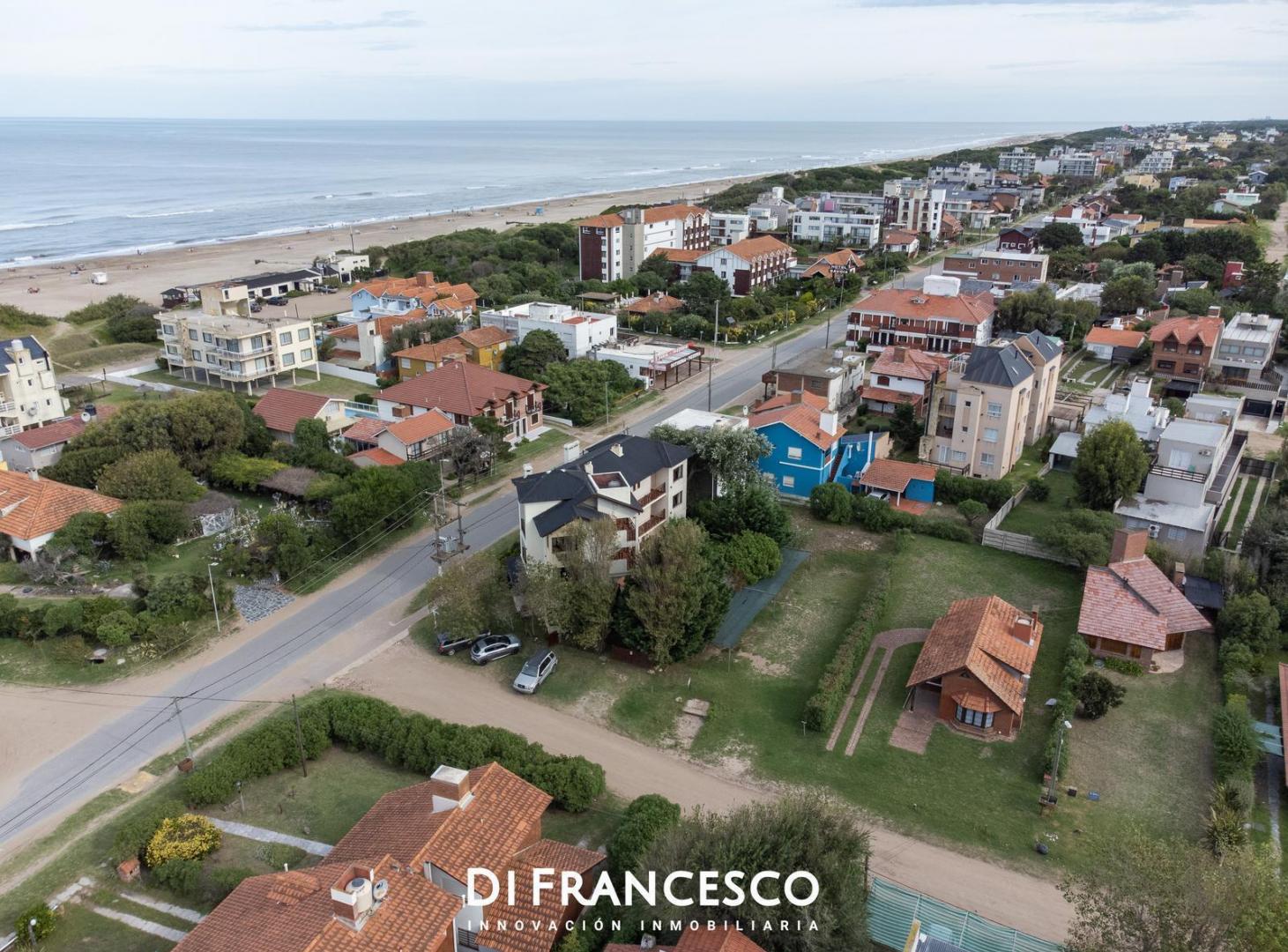 Foto de COMPLEJO 8 Departamentos en venta a metros del Mar - Pinamar, imagen 2