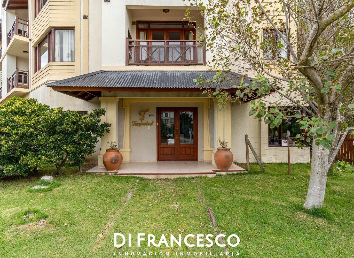 Foto de COMPLEJO 8 Departamentos en venta a metros del Mar - Pinamar, imagen 3