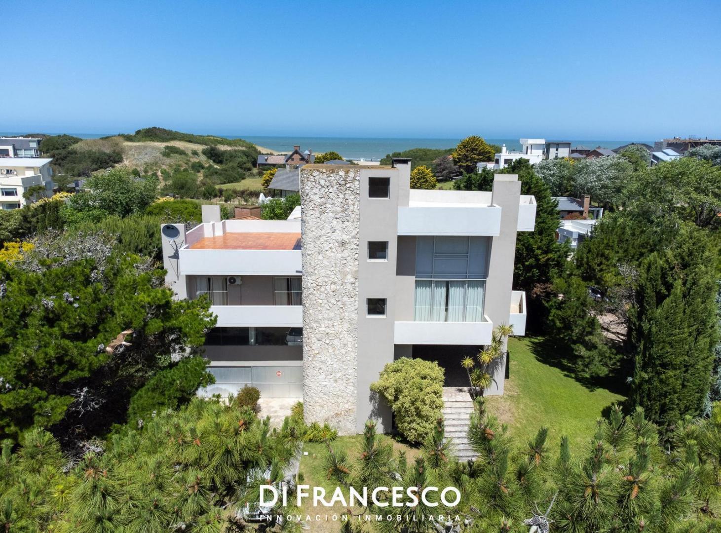 Foto de Casa en venta Carilo a Pasos del Mar - Avestruz y Paraiso, imagen 4