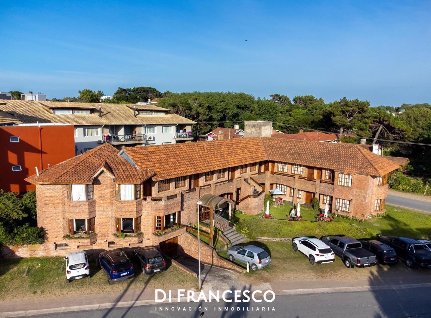 Foto de Hotel en Venta Excelente esquina Comercial a pasos del Mar Pinamar con, imagen 5