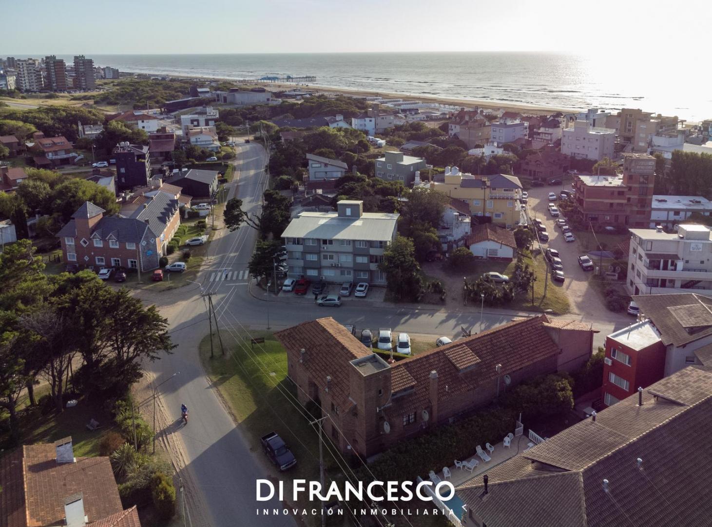 Foto de Hotel en Venta Excelente esquina Comercial a pasos del Mar Pinamar con, imagen 4