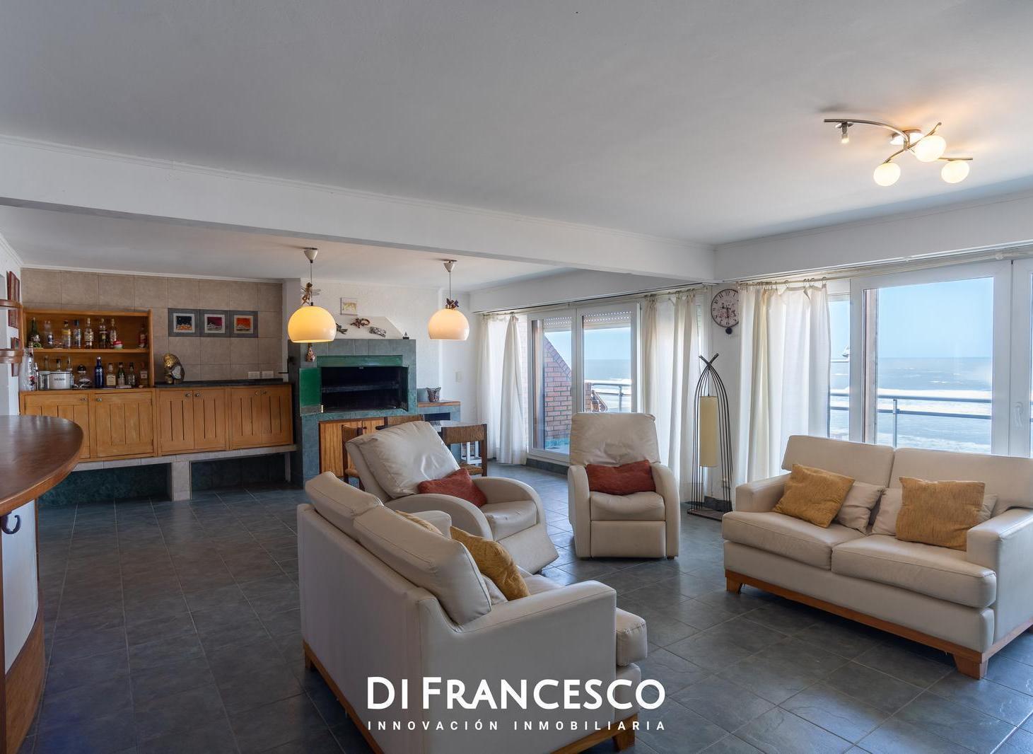 Foto de Departamento FRENTE AL MAR PINAMAR CON COCHERA 7 AMBIENTES - ASCENSOR, imagen 5