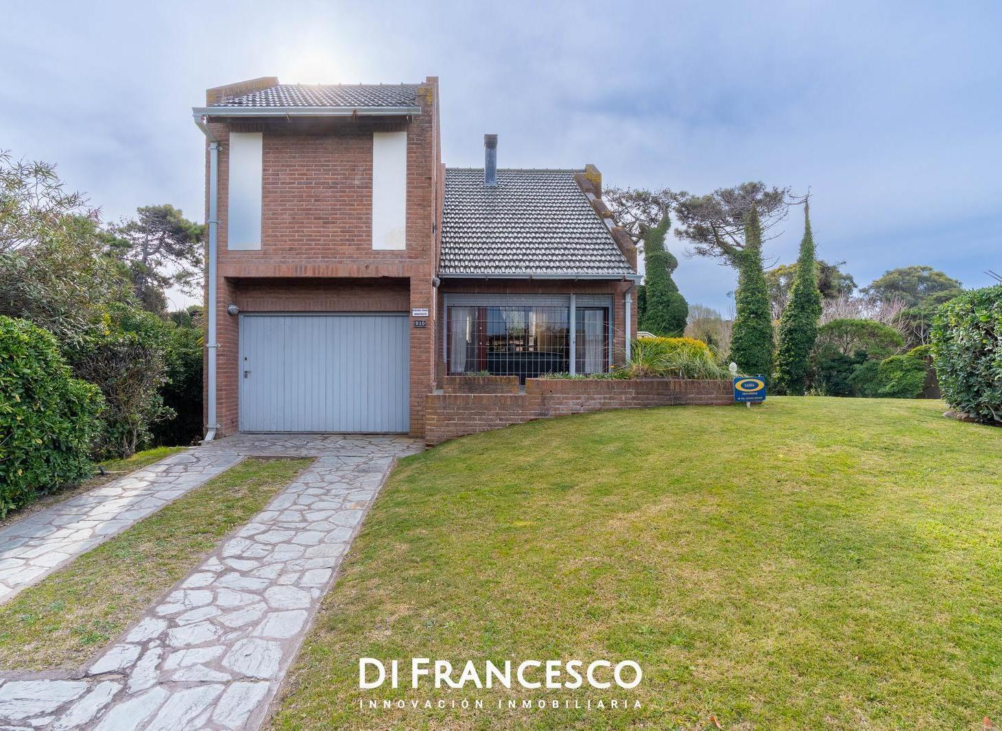 Foto de CASA EN VENTA PINAMAR – BARRIO IGLESIA GOLF EXCELENTE CALIDAD, imagen 1