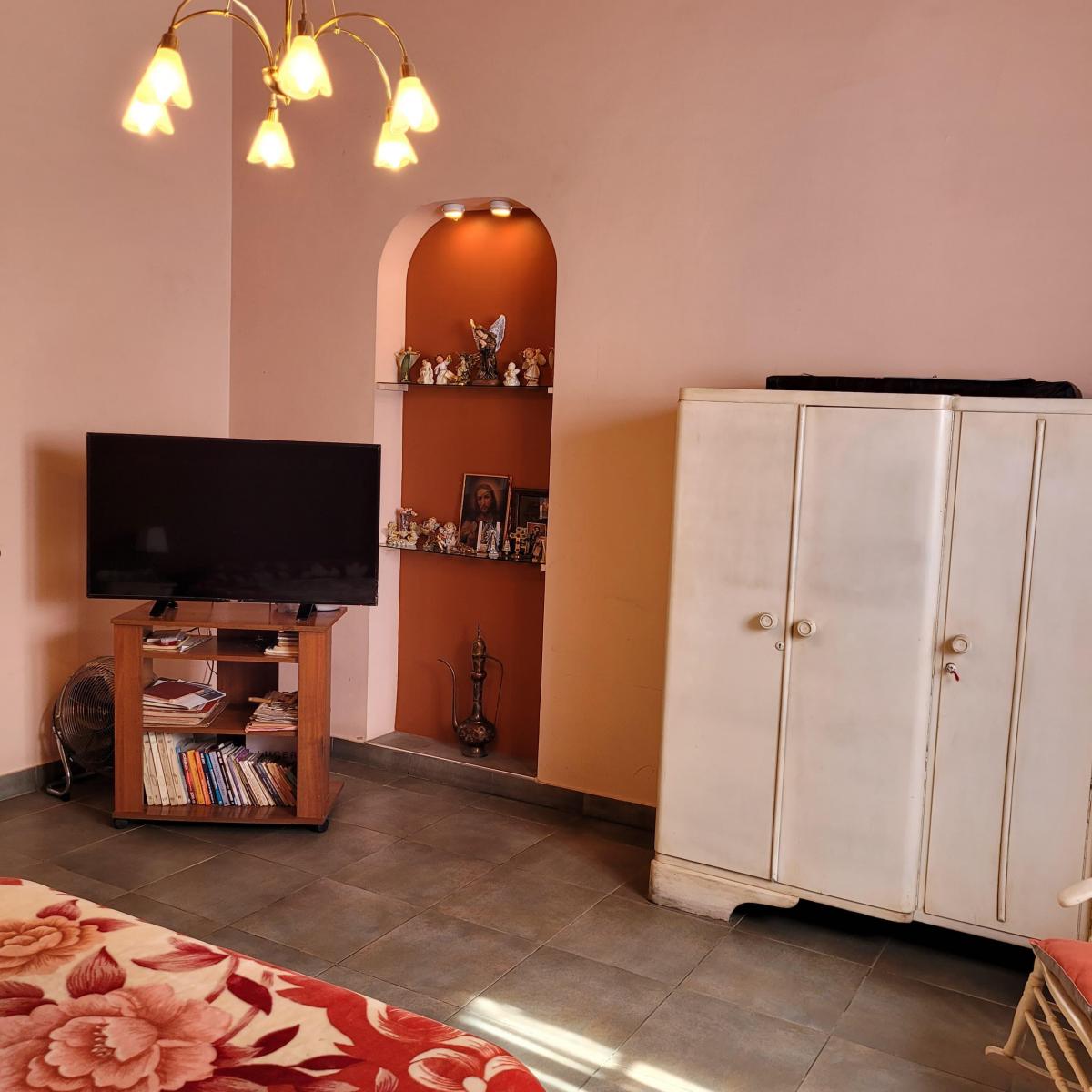 Foto de Casa con local comercial, piscina, quincho – Zona Centrica, imagen 2