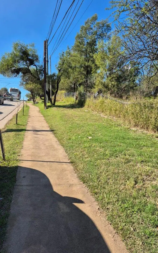 TERRENO DE 2.400 M2 AV. TISSERA TALAR MENDIOLAZA CORDOBA 3