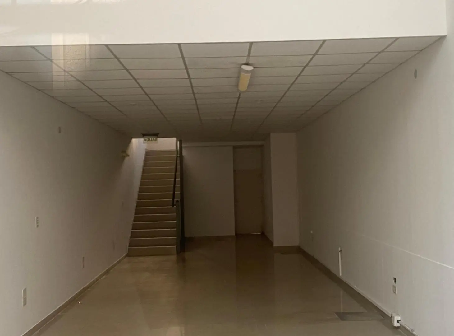 ALQUILO LOCAL EN MICROCENTRO, POR CALLE SAN LORENZO, POS MNES 4