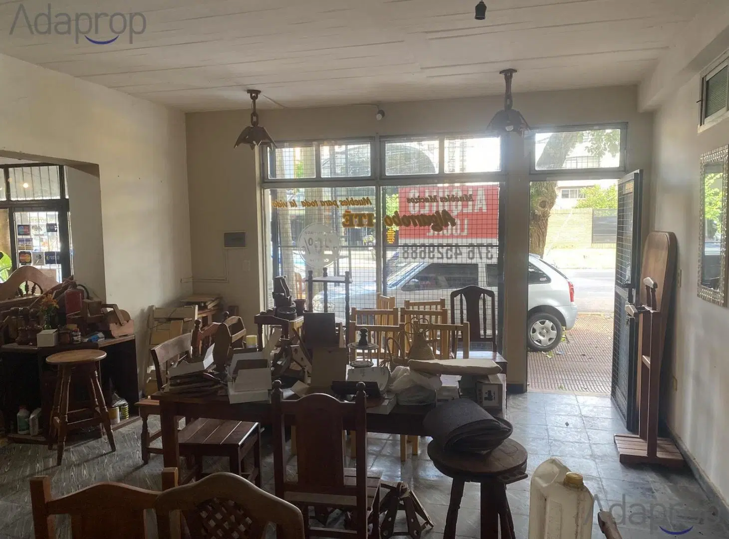 Se Alquila Local por Av. Lavalle Posadas Mnes 4