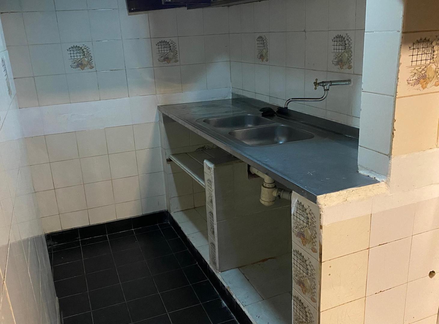 Foto de ALQUILO CASA SOBRE AV CTES - APTO VIVIENDA U OFICINAS POS MNES, imagen 2