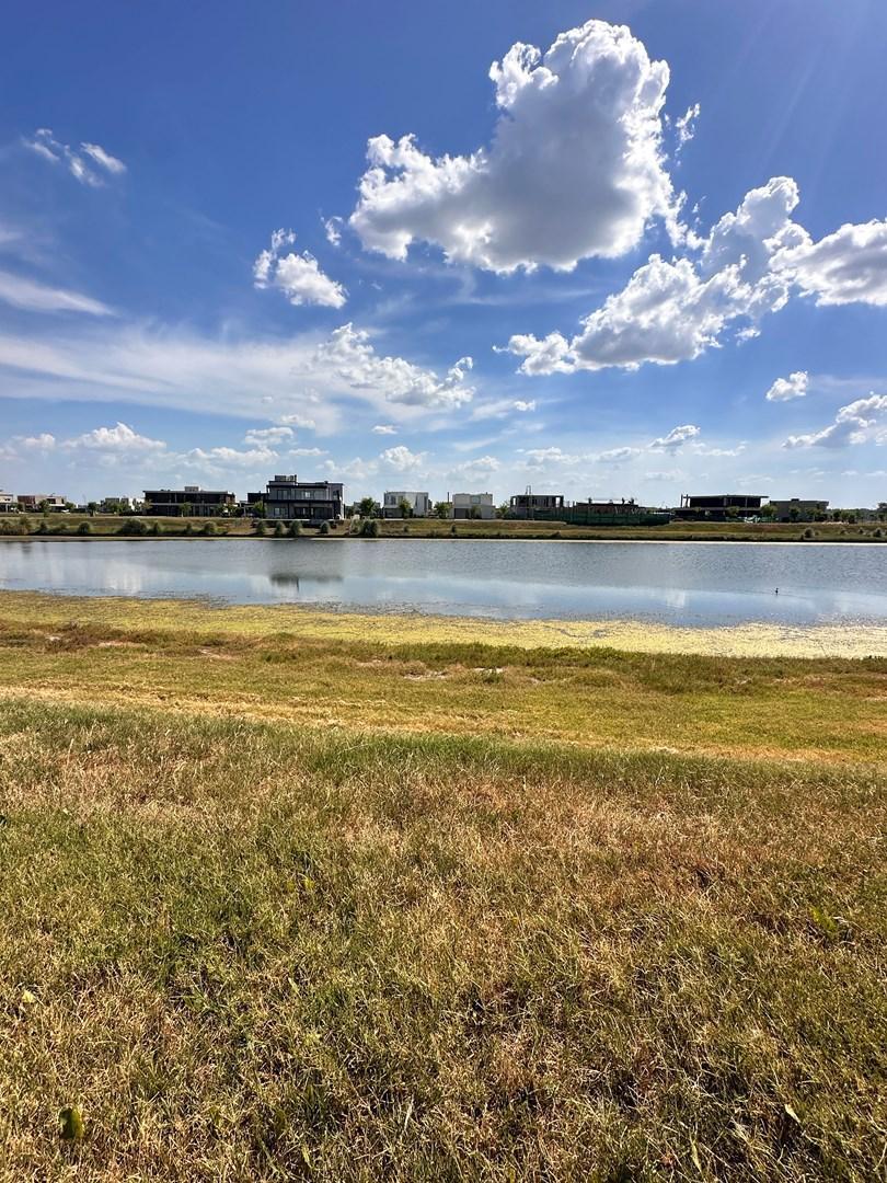 Lote a la laguna central en Venta en Barrio Costas Puertos del Lago, Escobar Varias opciones NORESTE