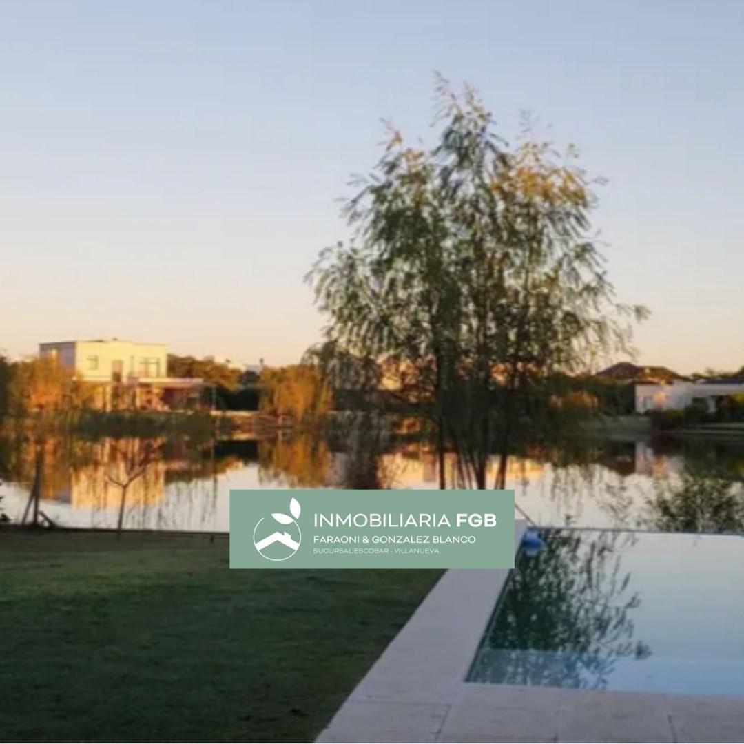 Casa a la laguna en Venta en Barrio Islas El Cantón | orient. NO | pileta | gran espejo de agua | 4