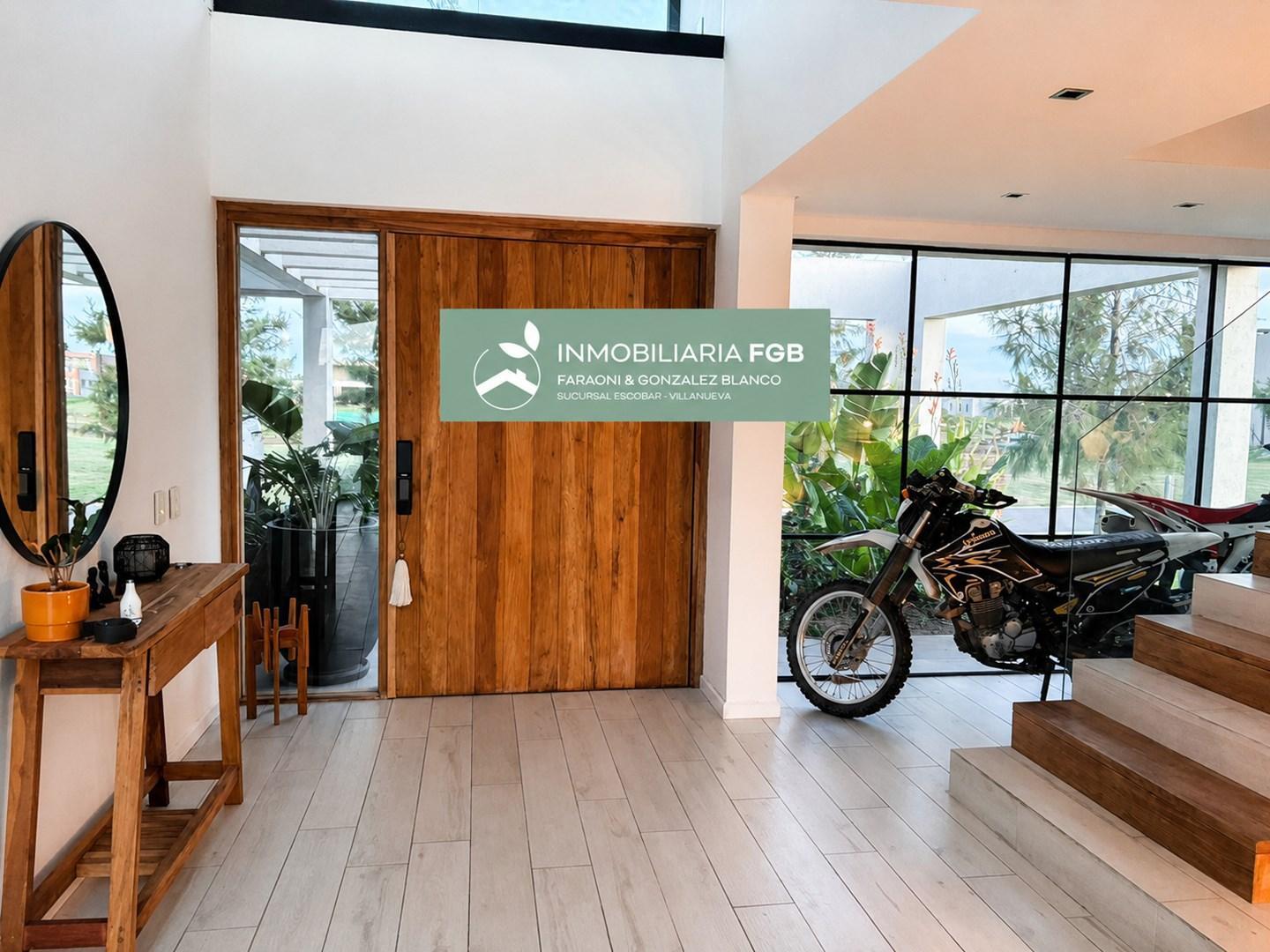 Casa en Venta en Barrio El Naudir, Escobar | 4 DORMITORIOS | 4 BAÑOS | SALIDA AL RIO | MUELLE