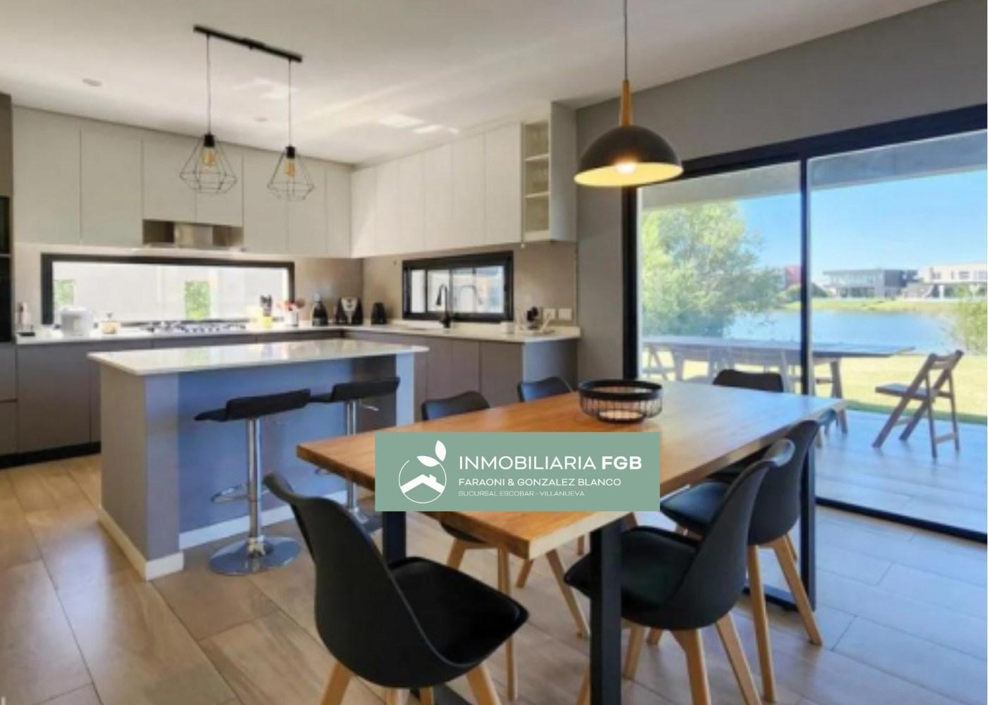 Foto de Casa a la laguna en Venta en El Cantón Barrio Norte | 4 Dormitorios | Cochera cub | Orient. Oeste |, imagen 1