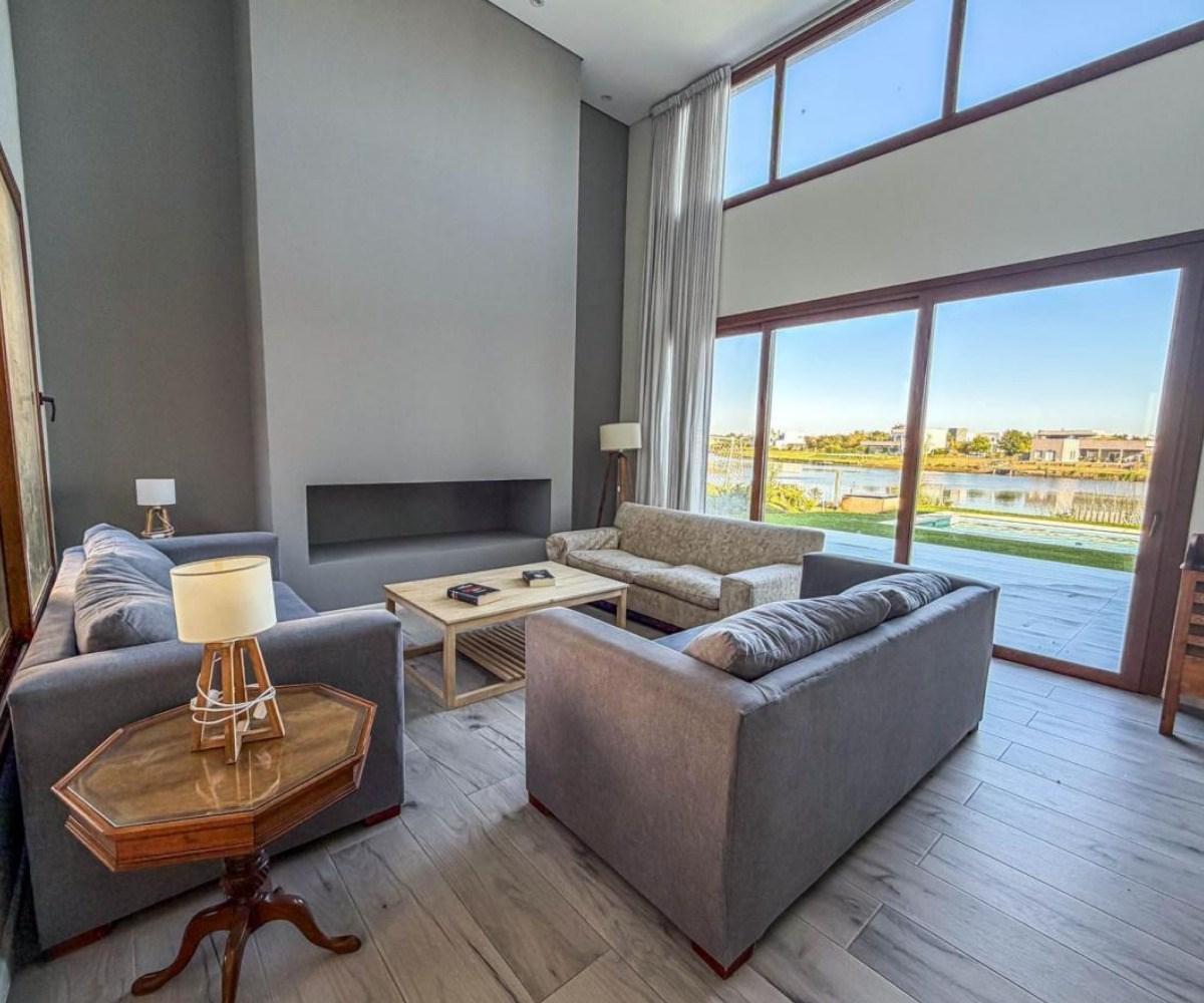 Foto de CASA EN VENTA A LA LAGUNA | BARRIO GOLF – EL CANTÓN, ESCOBAR | 4, imagen 5