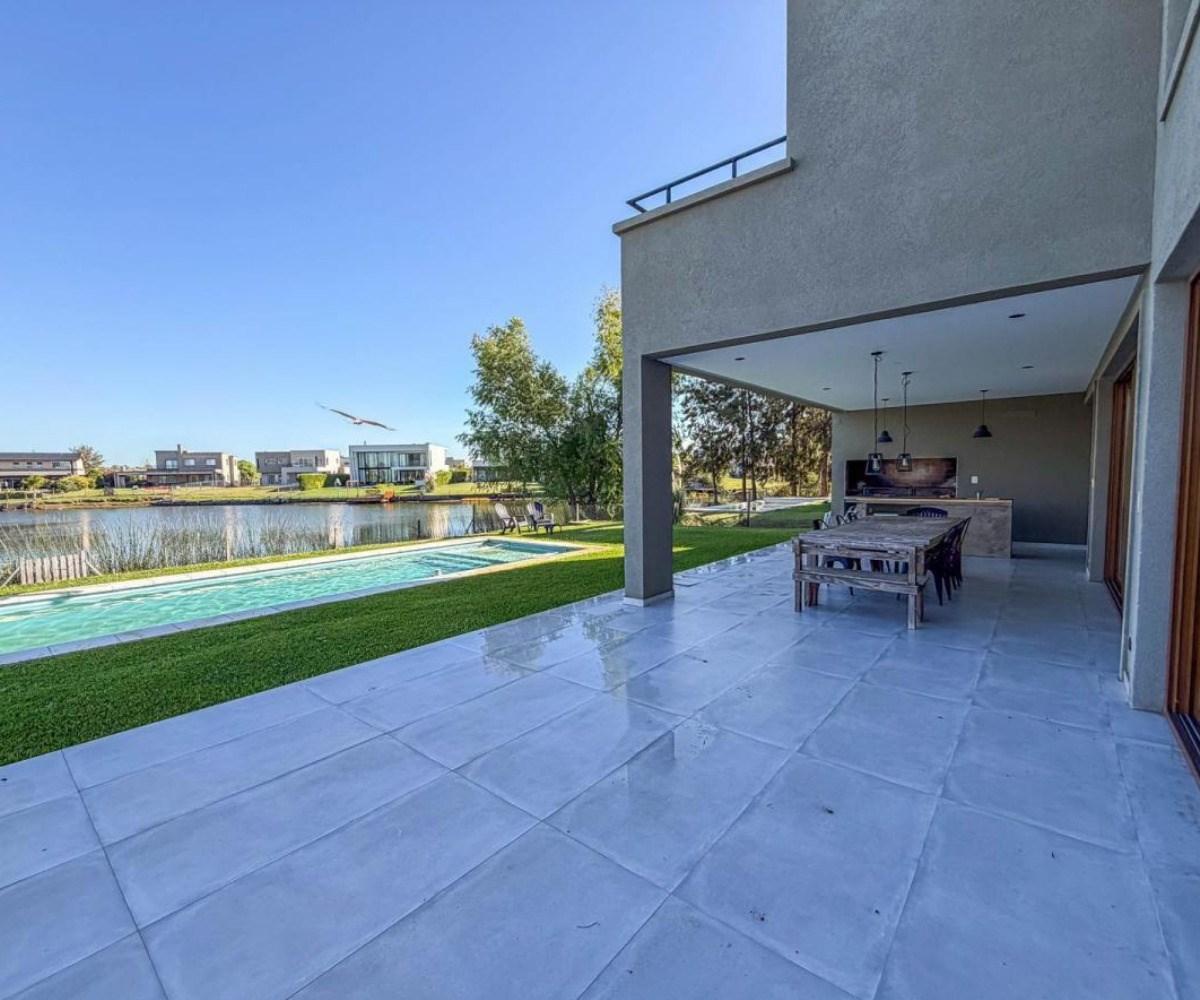 Foto de CASA EN VENTA A LA LAGUNA | BARRIO GOLF – EL CANTÓN, ESCOBAR | 4, imagen 3